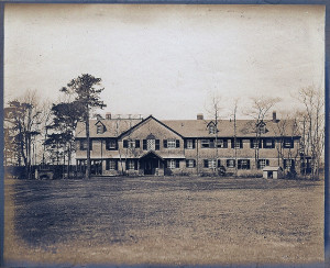 The Snow family home on Buzzards Bay, 1906 (Photo by ctsnow).