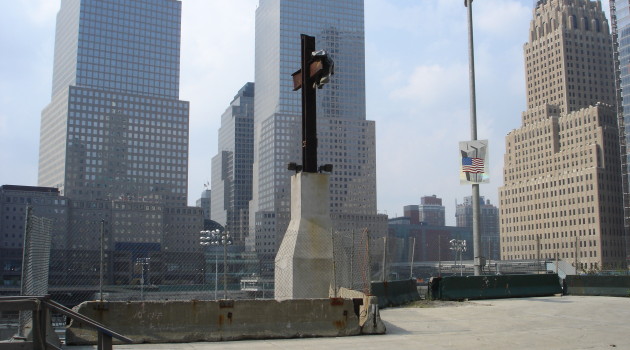 The Ground Zero cross in 2005 (Photo credit: Diether [GFDL or CC-BY-SA-3.0], via Wikimedia Commons).